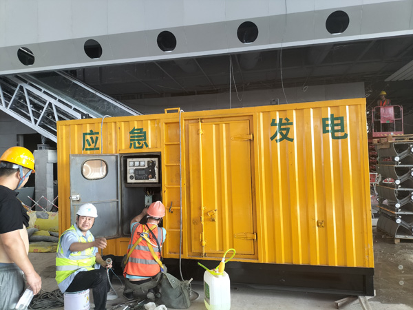 开福怎样判断空气滤清器是否需要更换？